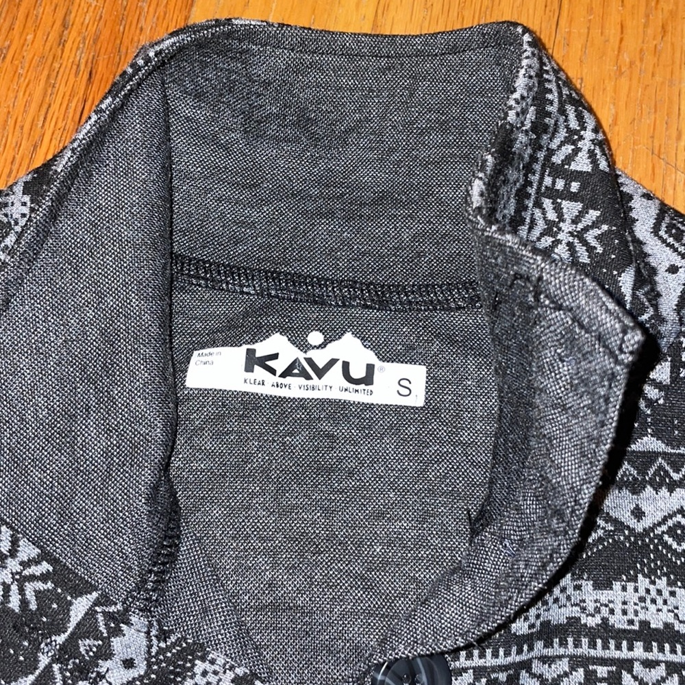 KAVU Winter Sweater fair aisle black grey pattern button up collar S